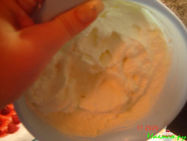 Торт "Малинка" со сливочным кремом