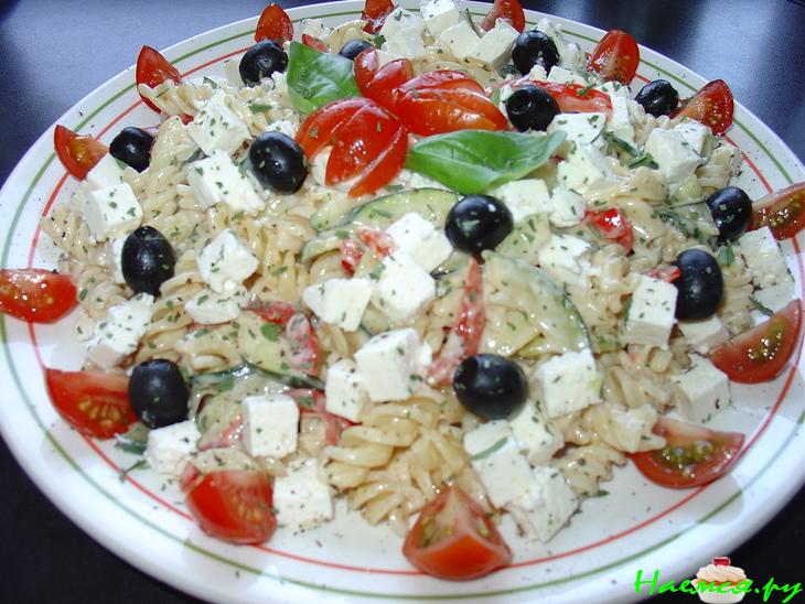 Fussili-салат с жаренными овощами
