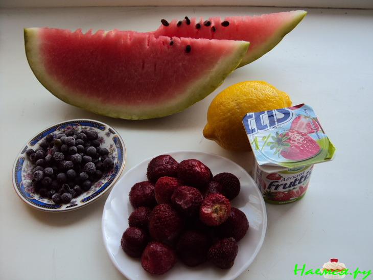 Гаспачо из арбуза и клубники