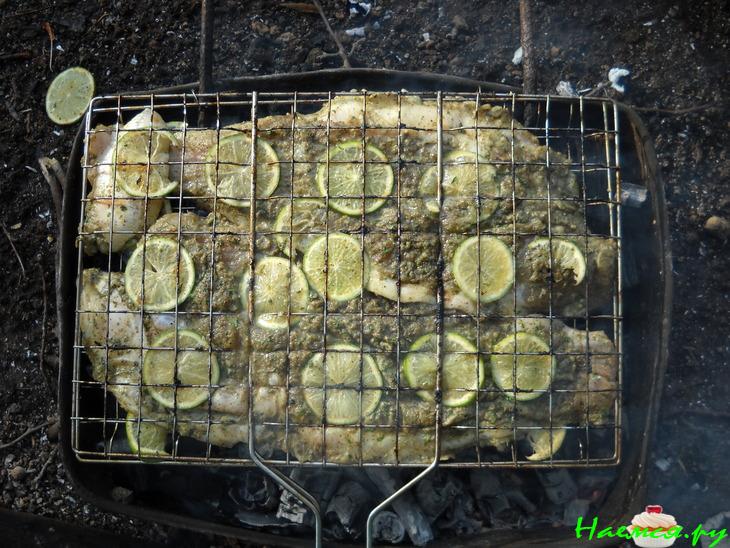 Пангасиус, приготовленный на углях дерева грецкого ореха 