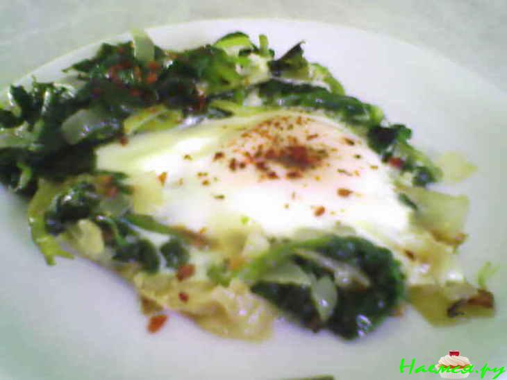 Шпинат с яйцами