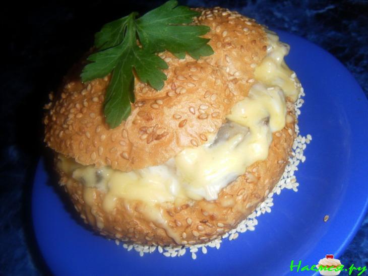 Булочка фаршированная курицей и грибами