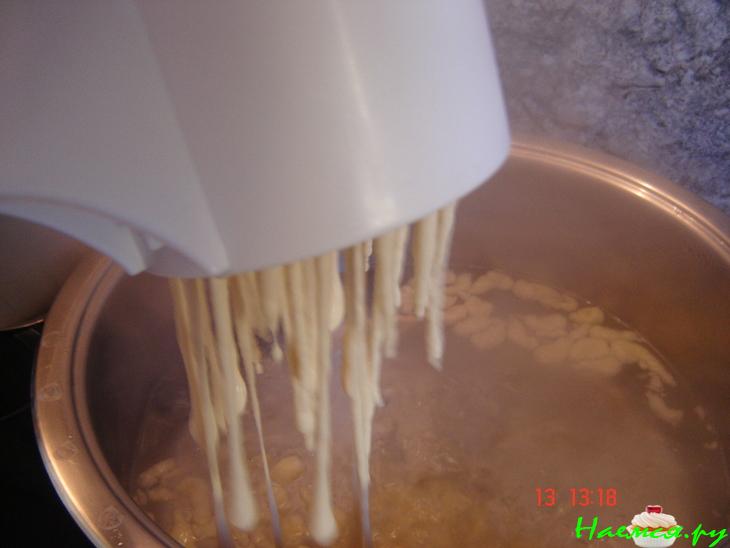 Макароны с сыром по-швабски (шпецле с сыром) Макароны с сыром по-швабски (шпецле с сыром)