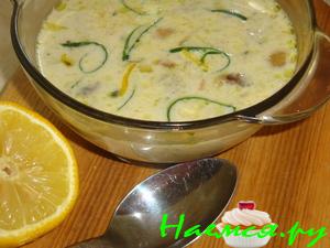 Суп с шампиньонами, цуккини и плавленным сыром 