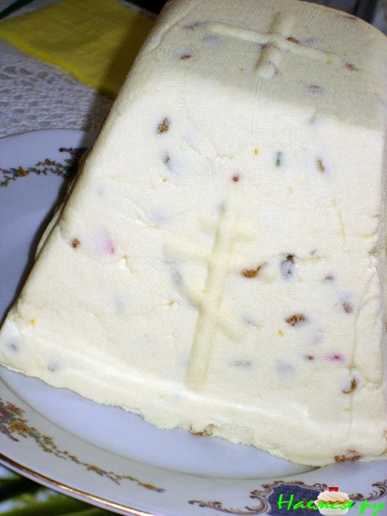 Пасха творожная с изюмом и цукатами