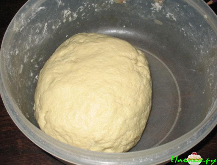 Рулет с творожно-сырной начинкой