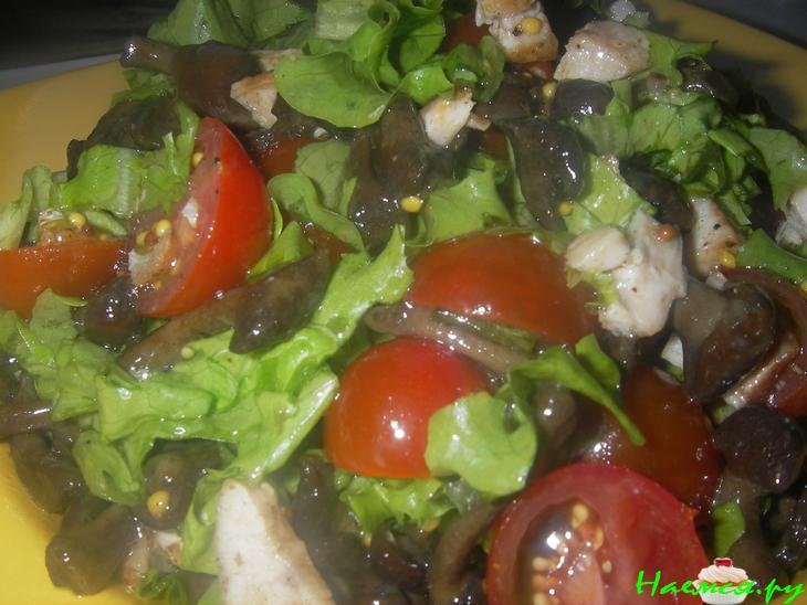 Салат с индейкой и опятами Салат с индейкой и опятами