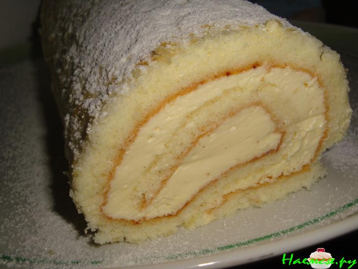 Нежный творожный рулет