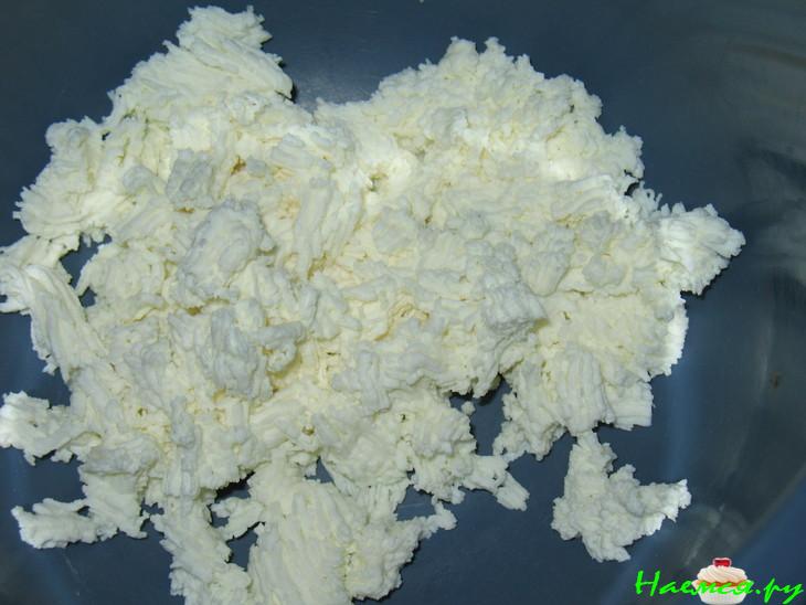 Слоеные пирожные с малиной и рикоттой 