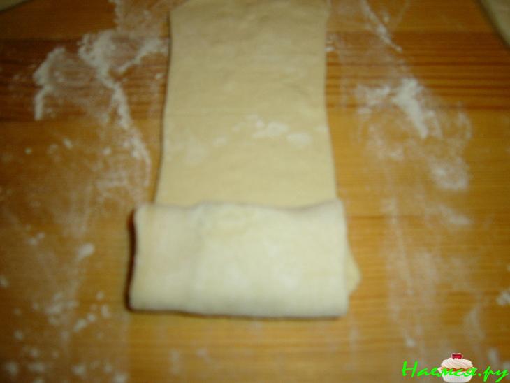 Слоенки с шоколадной начинкой