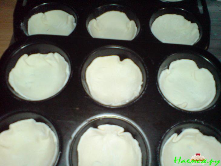 Корзинки из слоёного теста с яичным кремом