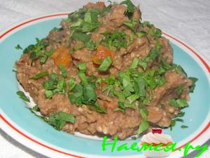 Постный стол: чечевичная каша с курагой и орехами Постный стол: чечевичная каша с курагой и орехами