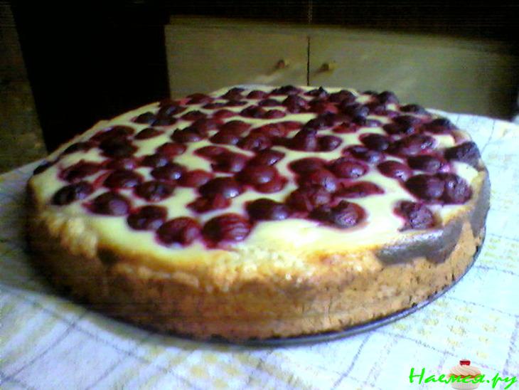 Пирог с вишней и творогом Пирог с вишней и творогом