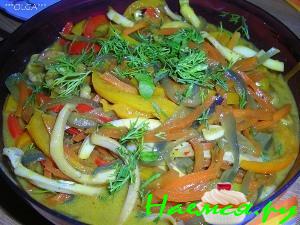Кальмар с овощами в кокосовом молоке
