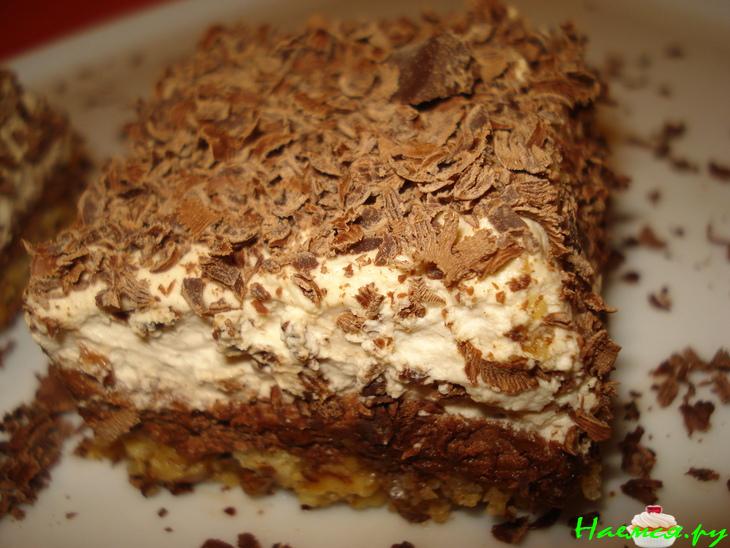 Кофейно-ореховые пирожные с трюфельной прослойкой