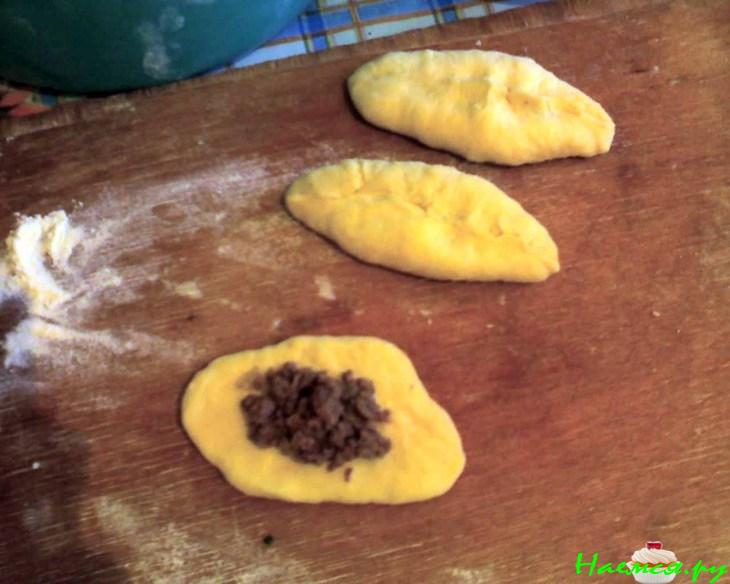 Печеные пирожки с двумя начинками
