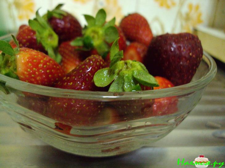 Ванильный пудинг с клубникой