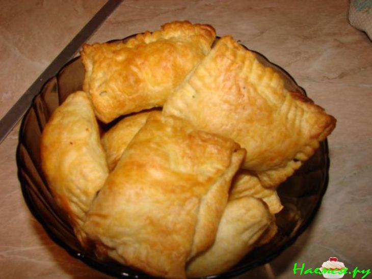 Слойки с курицей и грибами. Самые простые