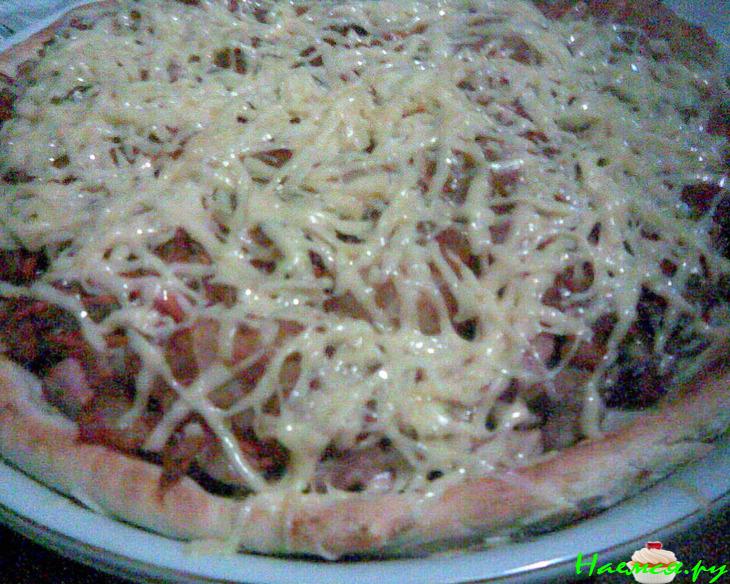 Двухслойный открытый пирог "Ассорти" по мотивам американской пиццы Двухслойный открытый пирог "Ассорти" по мотивам американской пиццы