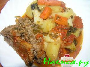 Тушеная баранина с картофелем и чесноком Тушеная баранина с картофелем и чесноком