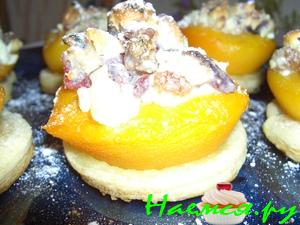 Персики в гнездышках Персики в гнездышках