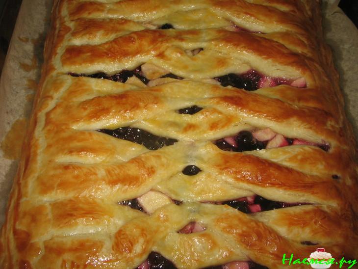 Пирог слоенный с ягодами Пирог слоенный с ягодами