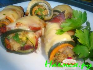 Рулеты с беконом и цуккини