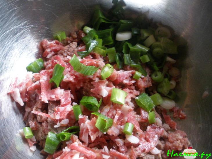 Мини-бургеры с кремом из авокадо