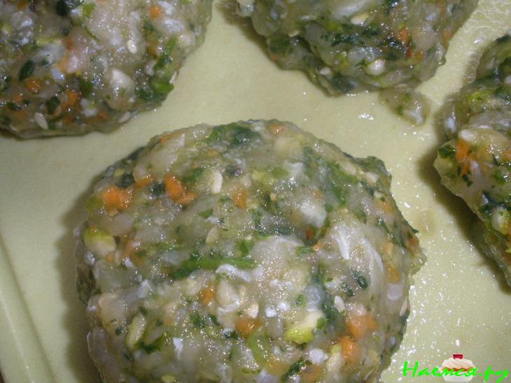 Рыбные котлеты с остро-сладким соусом