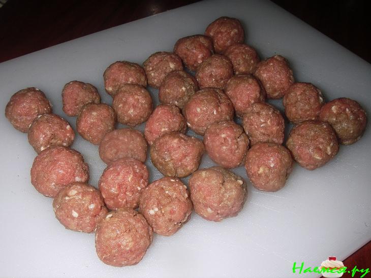 Картофельный суп с фрикадельками и шпинатом