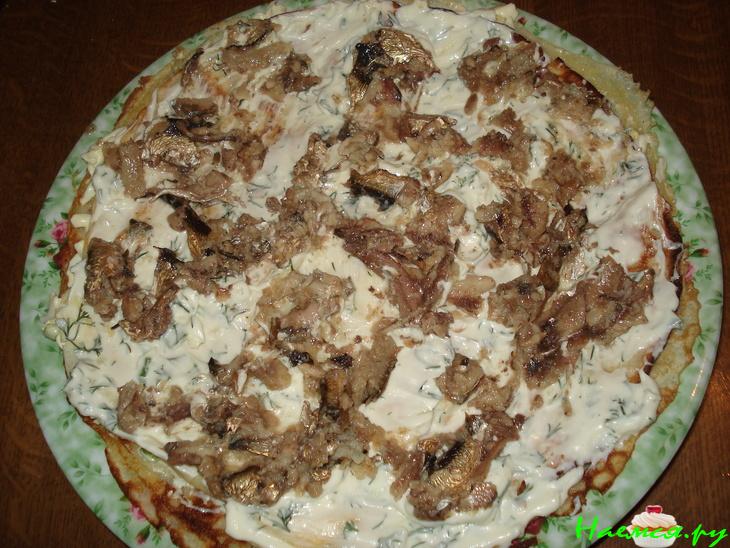 Блинный торт со шпротами