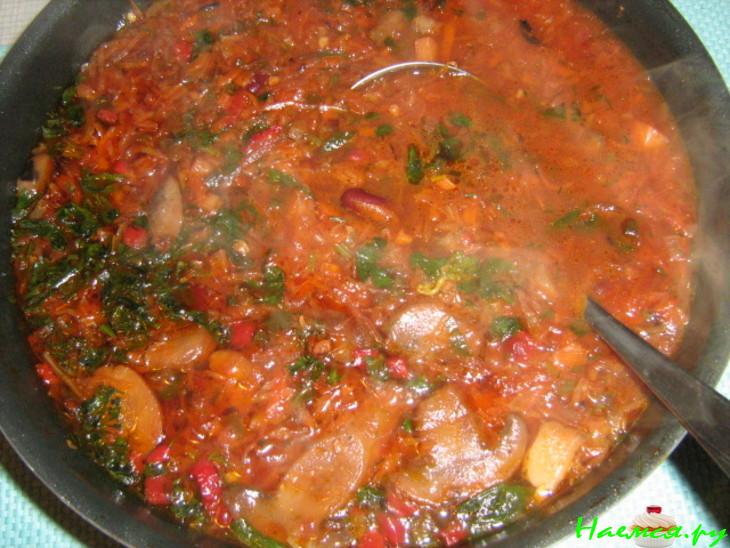 Борщ постный с грибами и фасолью