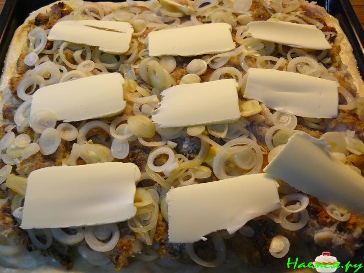 Рыбный пирог (тесто дрожжевое на сыворотке)