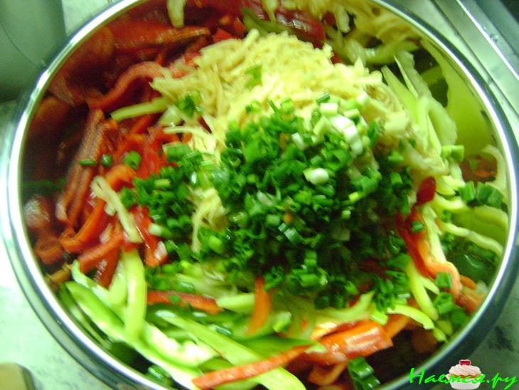 Салат из перца под соусом