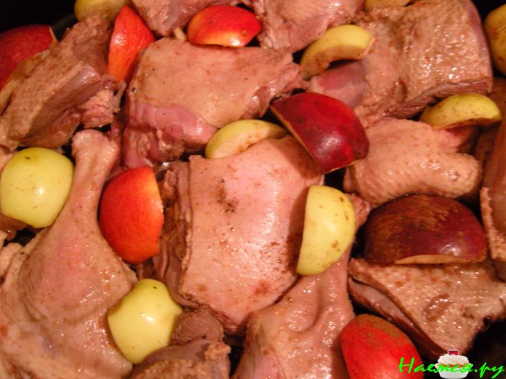 Гусь в яблоках