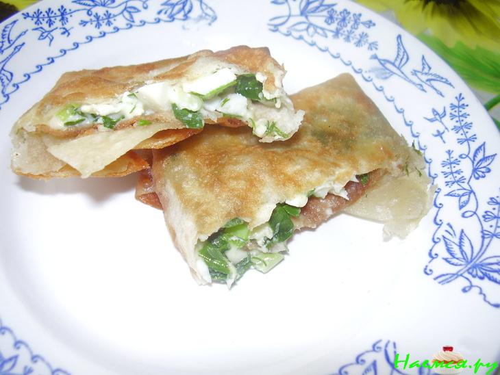 Лаваш с яйцом, сыром и зеленью