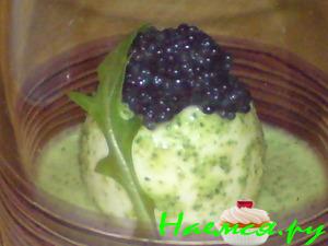 Яйца под зелёным соусом