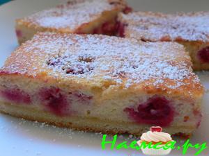 Творожный пирог (с малиной и манкой)