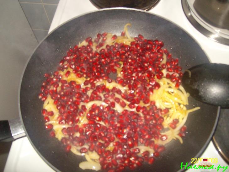 Копченая рыба с гранатом