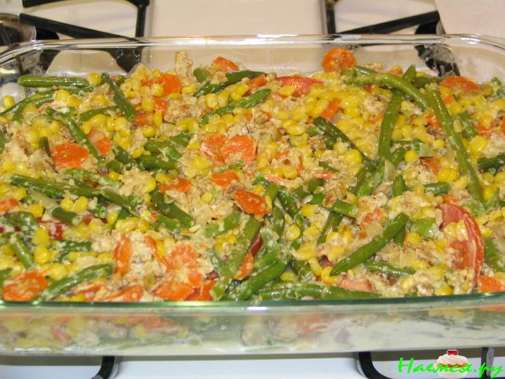 Курочка с овощами в сметане с сухариками