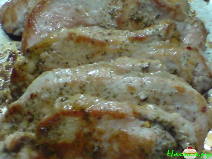 Мясо с овощами под грибным соусом