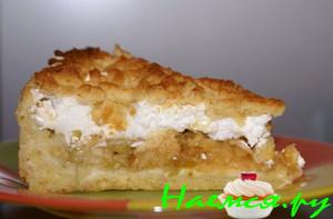 Яблочный пирог на сметане с безе