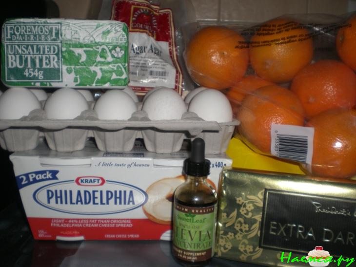 Сырно-апельсиновый торт с шоколадной мастикой