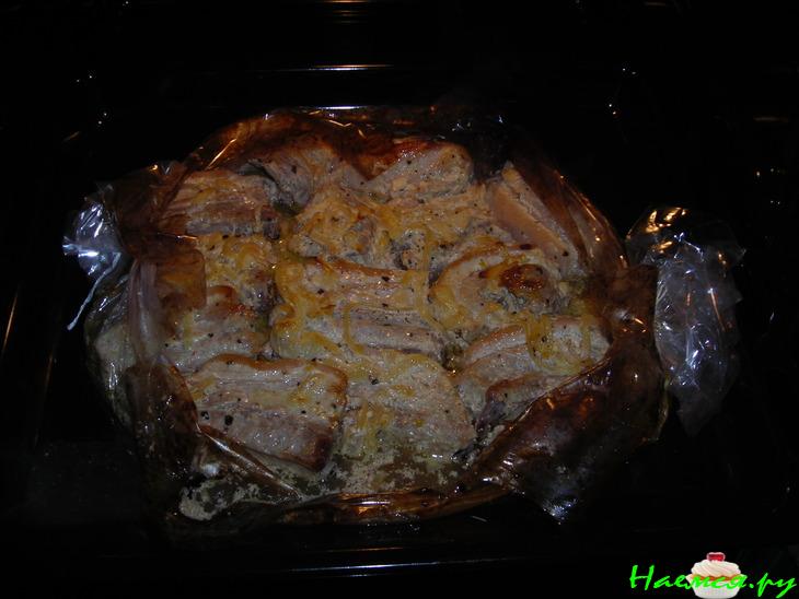 Свиные рёбрышки, приготовленные в "рукаве"