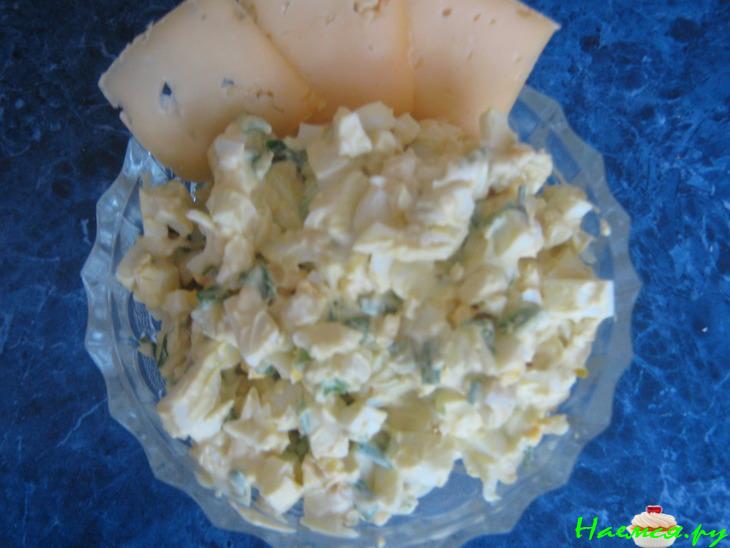 Яичный салат с зеленым луком