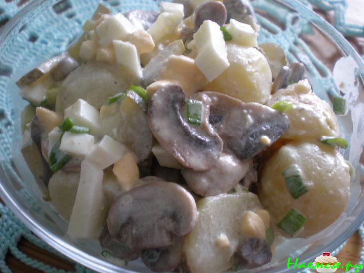 Салат картофельный с грибами