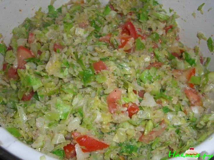 Капустные котлеты с помидорами Капустные котлеты с помидорами