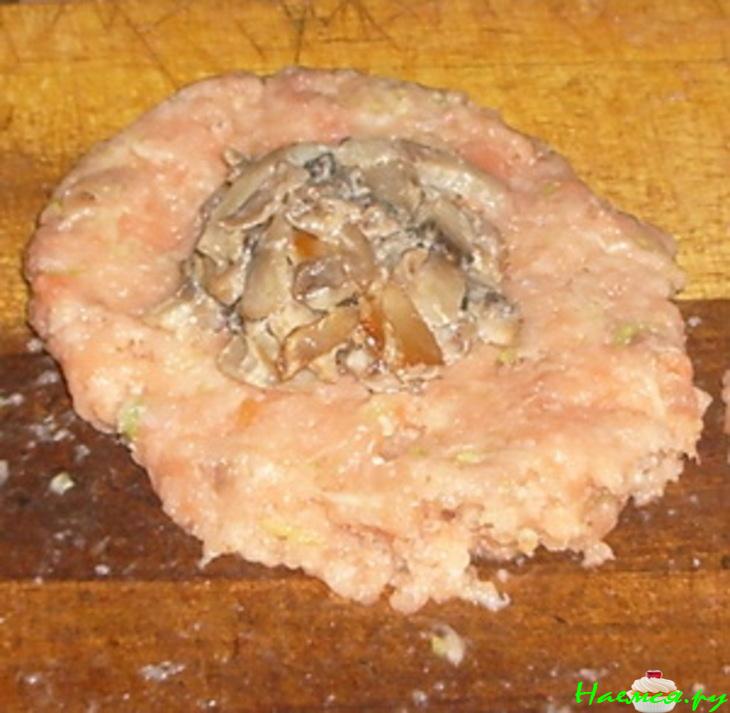 Рыбно-кабачковые зразы с грибами