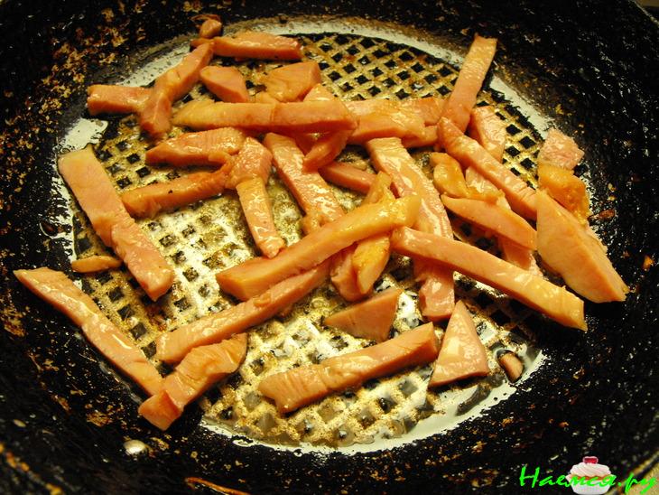 Сырная запеканка с помидорами и ветчиной