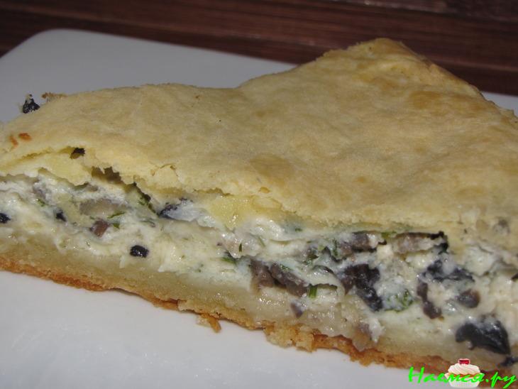 Пирог с сыром и грибами